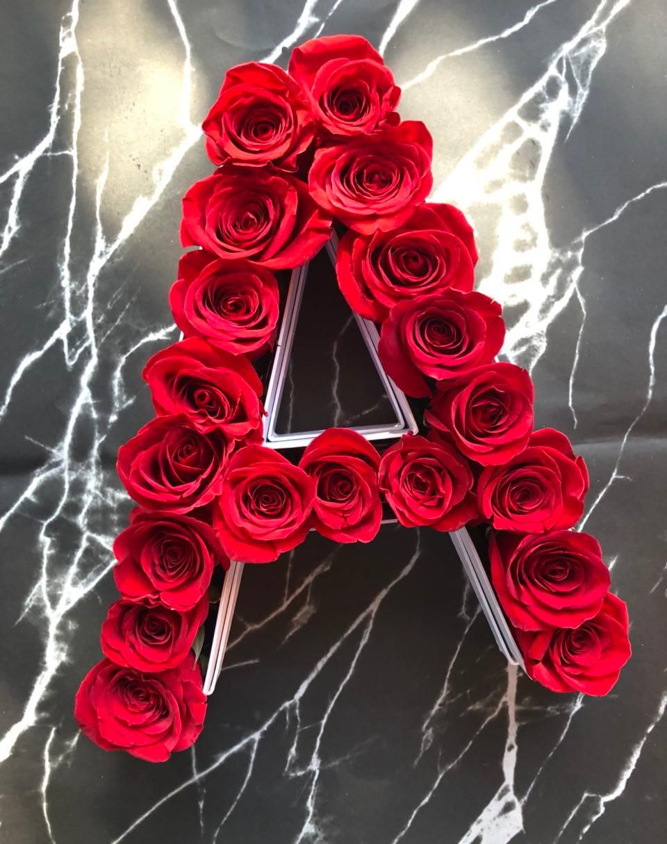Розы в маленькой букве "А"