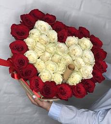 45 голландских роз в коробке "Сердце"