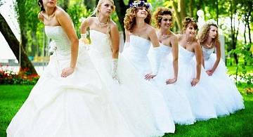 Образ невесты: диадемы, ободки, гребни и прочие свадебные украшения для волос