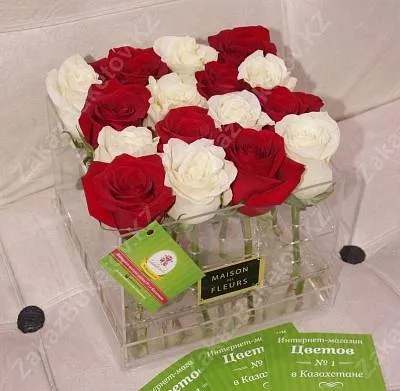 Голландские розы в стеклянной коробке maison des FLEURS 5